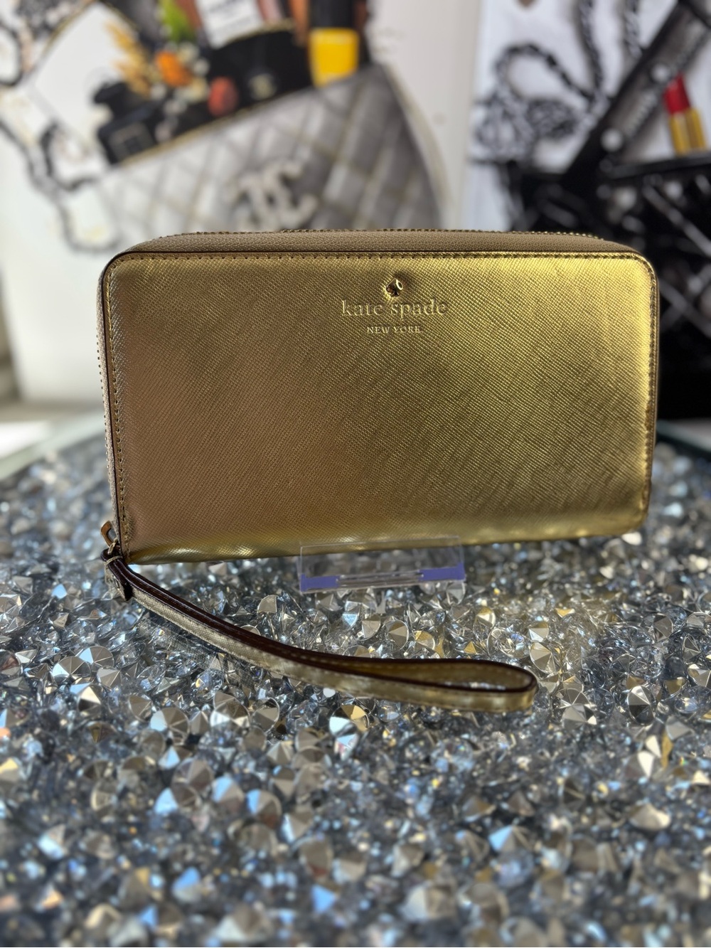 Kate spade STORYBOOK Gold Metallic Zip-around wallet EUC